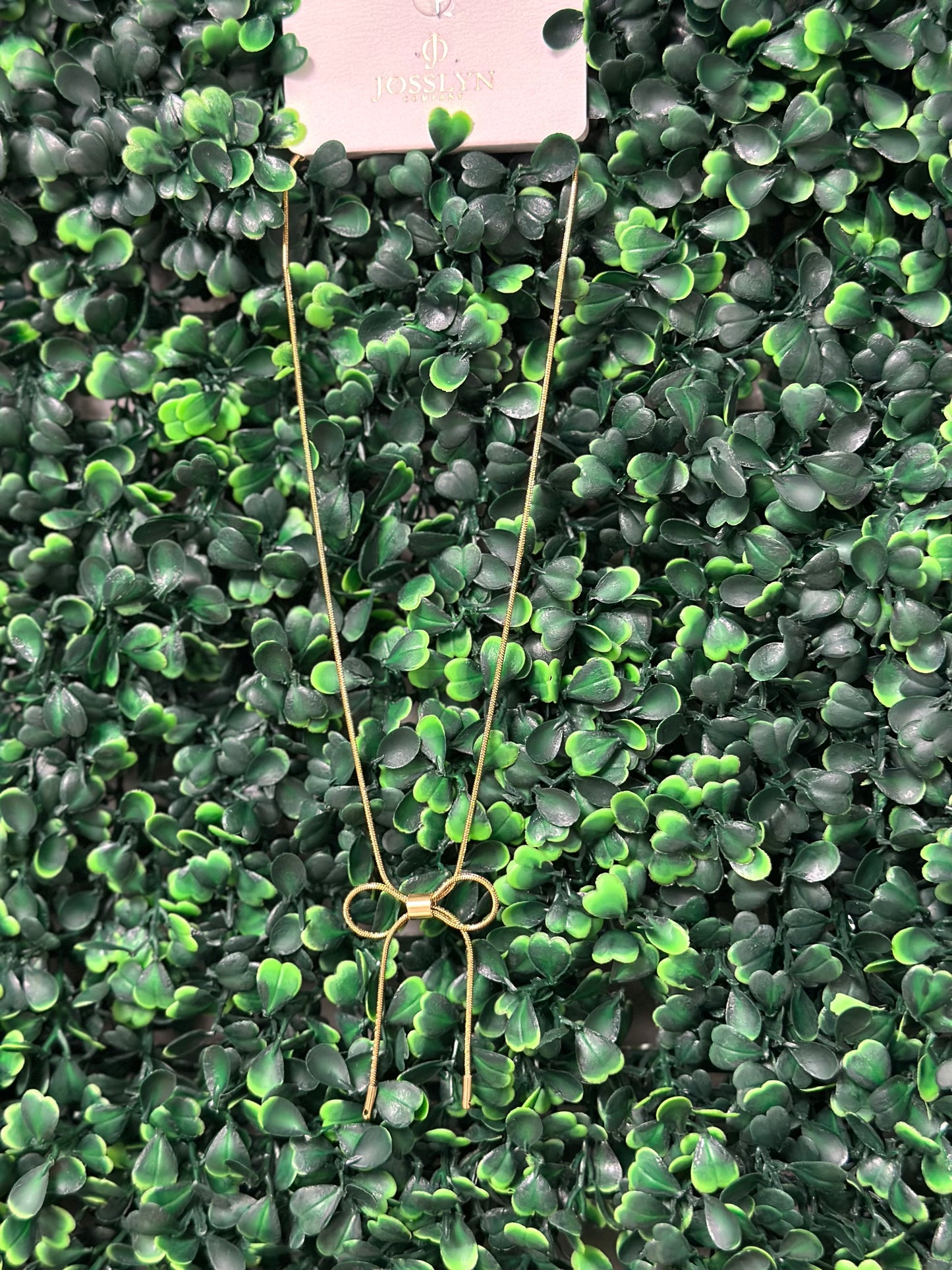 Bow Necklace