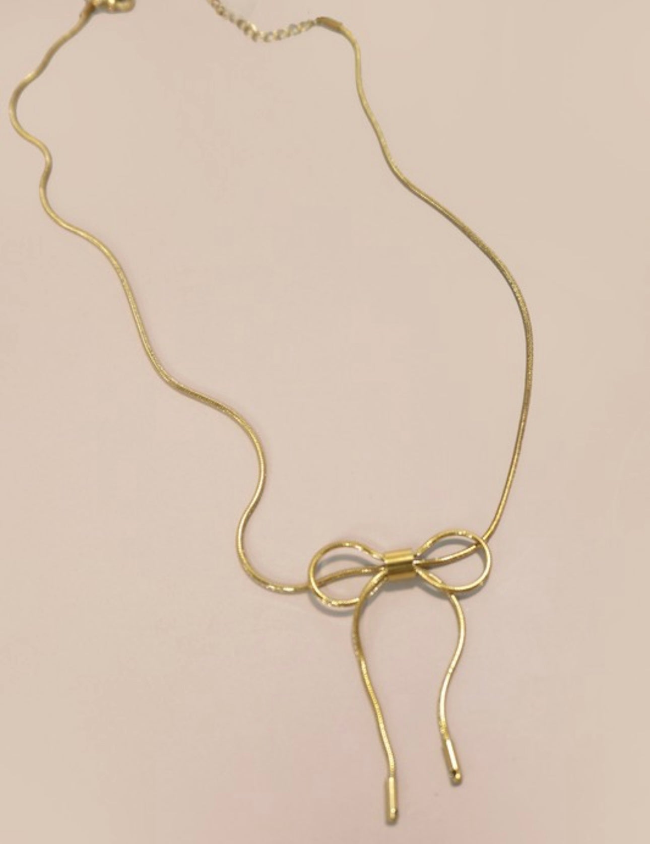 Bow Necklace